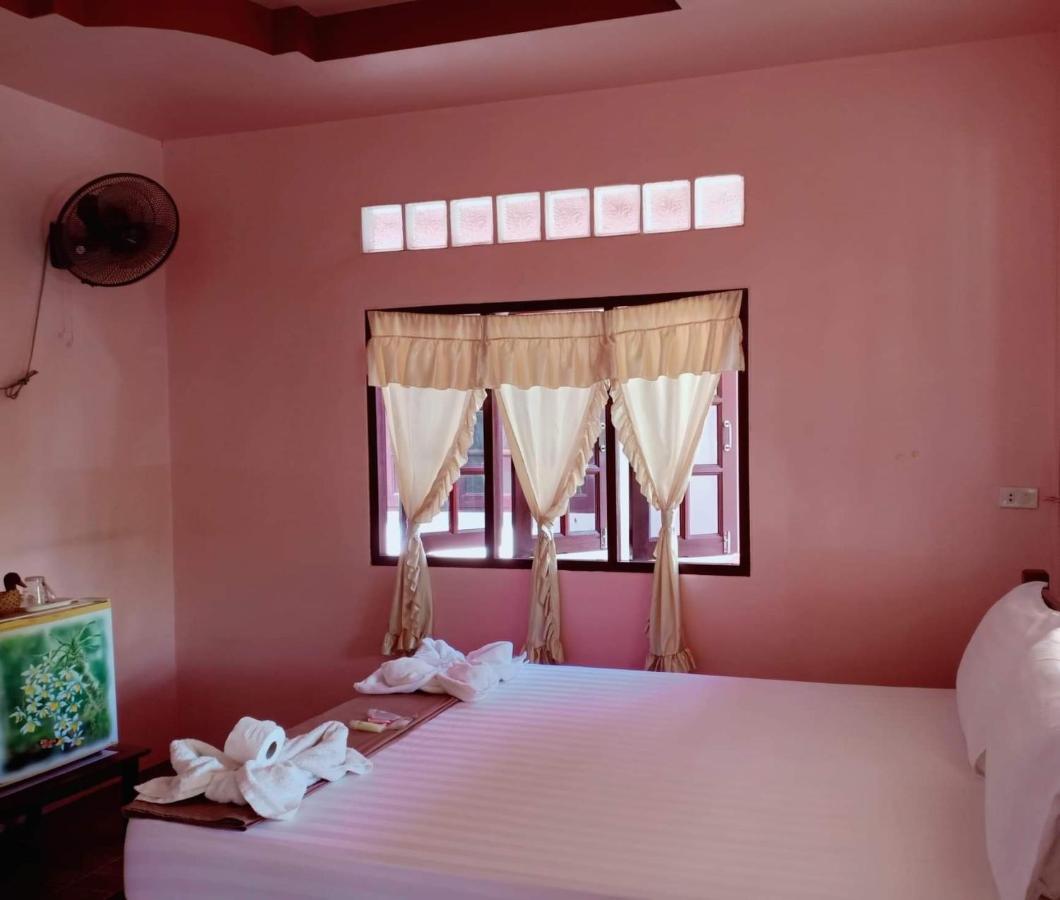 Silver Beach Bungalow Haad Yao Exterior photo