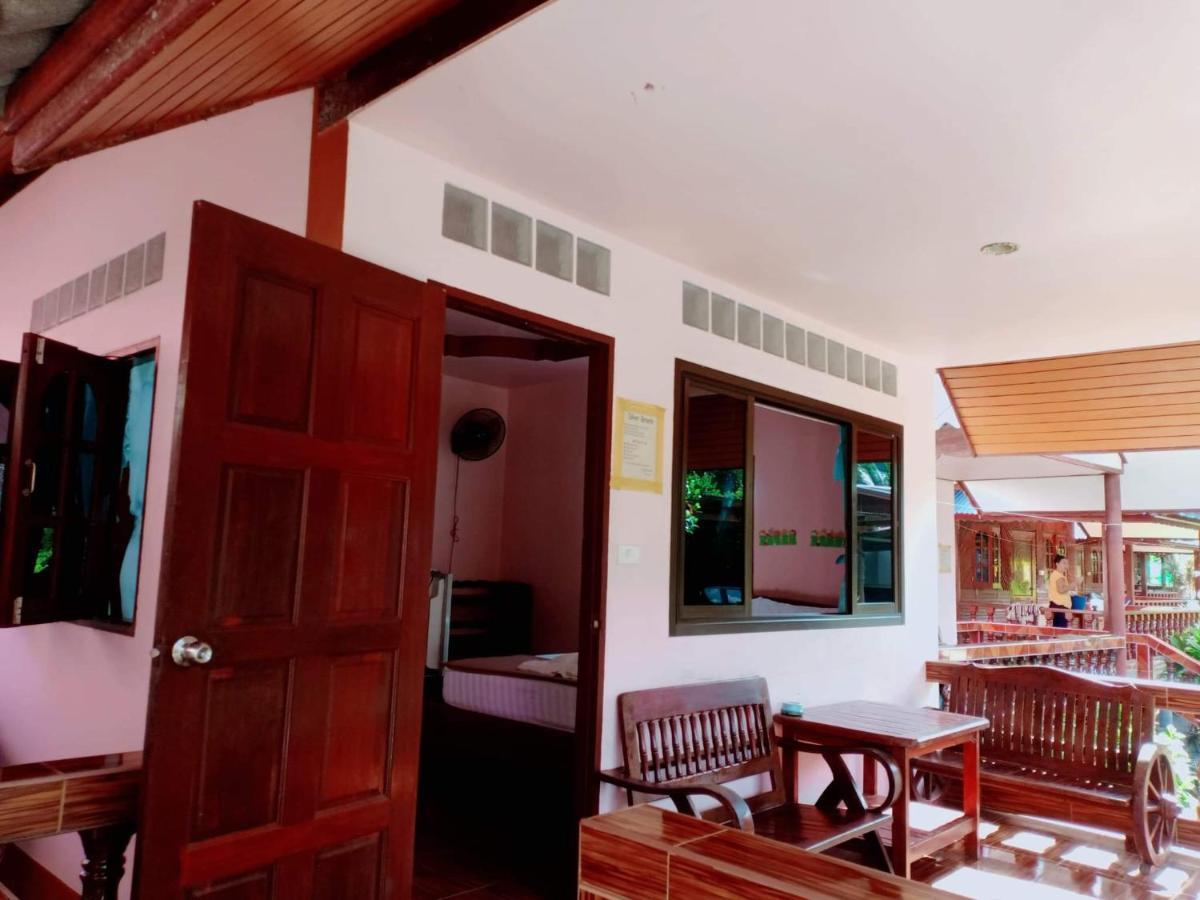 Silver Beach Bungalow Haad Yao Exterior photo