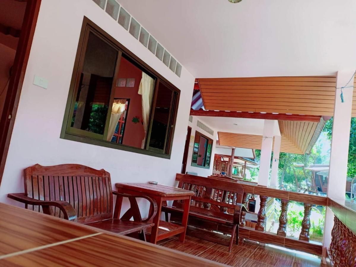 Silver Beach Bungalow Haad Yao Exterior photo