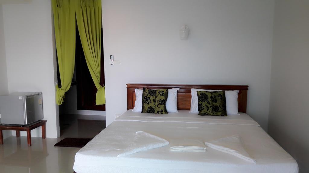 Silver Beach Bungalow Haad Yao Exterior photo