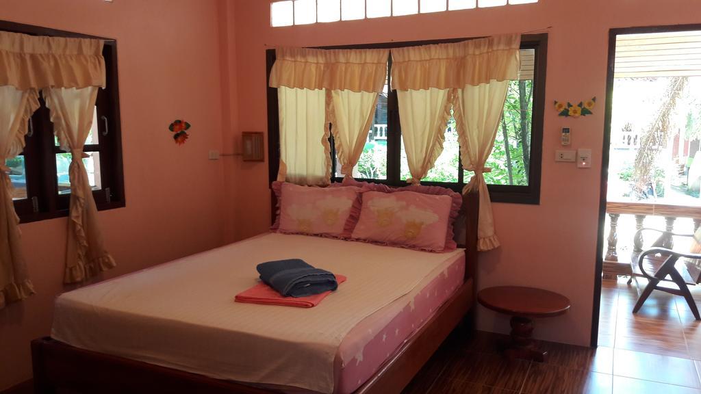 Silver Beach Bungalow Haad Yao Exterior photo